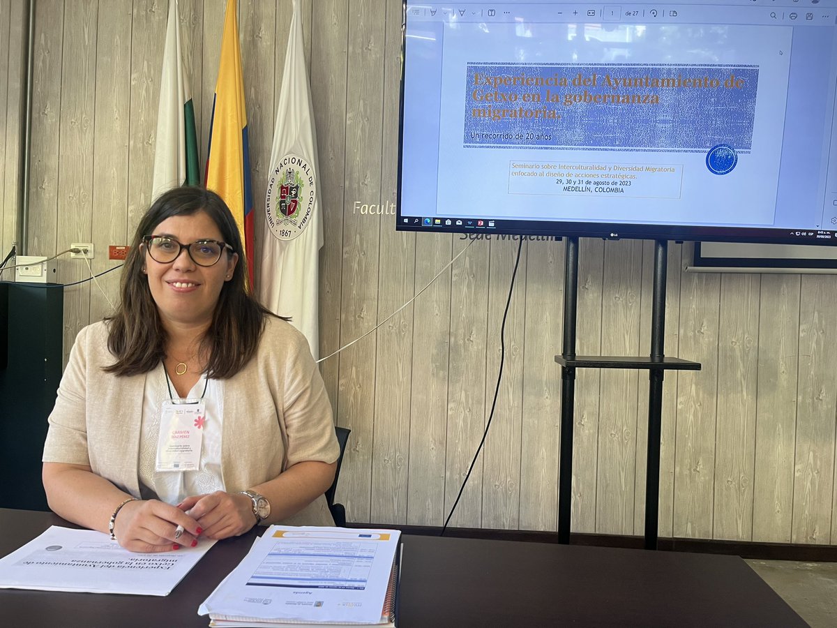 @carmen_diaz77 de @GetxoUdala, en Medellín, compartiendo con @mieux_migration, @AlcaldiadeMed y @MedellinUNAL la experiencia del municipio en la gestión de los retos y oportunidades migratorias