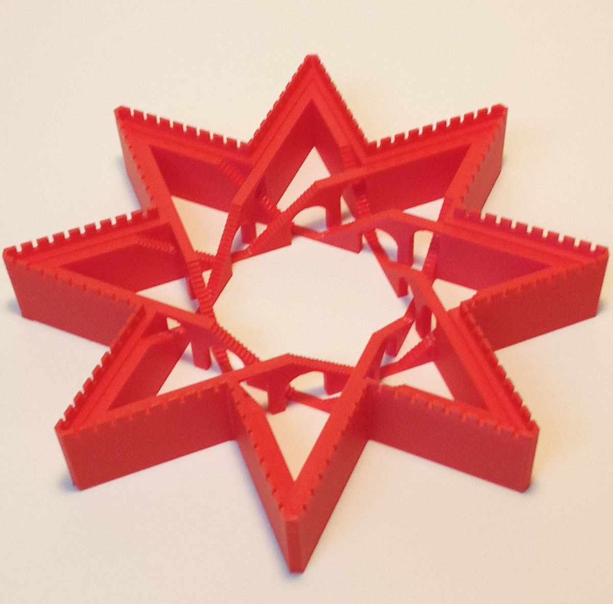 AlbertPCarpent1's tweet photo. 3D printed walkabout fortress designed by Robert Fathauer and Optimized Rolling Knot designed by Professor Laura Taalman. #mathart #art #math #3dprinting #3dprintingmath #3dprintingmathart https://t.co/yNJ6ygLXyt