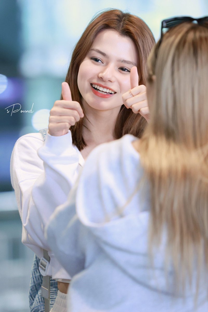 becbec4eva's tweet image. This time we have the right strategy to mass vote in the last minute, then we won fammmm. Congrats Becbec &amp;amp; our fam, thankyou so much who fight until the last breath 🥰

#Beckysangels