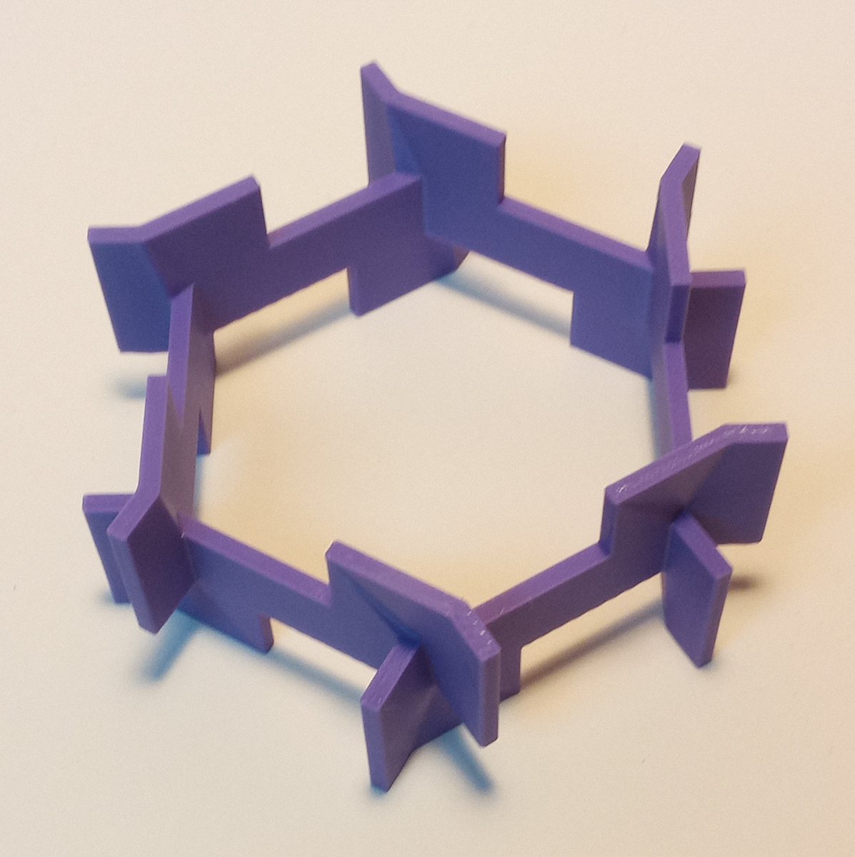AlbertPCarpent1's tweet photo. 3D printed triangular, square, pentagonal and hexagonal monosurfaces (1 sided surfaces). #mathart #math #art #3dprinting #3dprintingmath #3dprintingmathart #3dprintingart https://t.co/MvhdDxiVSF