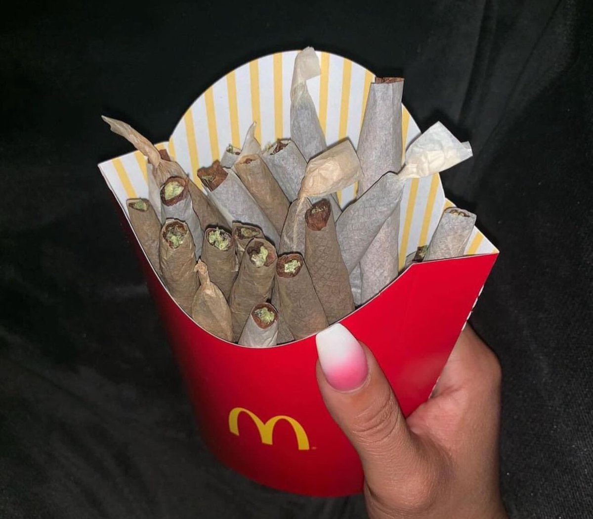 HighAssThinking's tweet photo. You want some fries https://t.co/sB9e5qn0xN