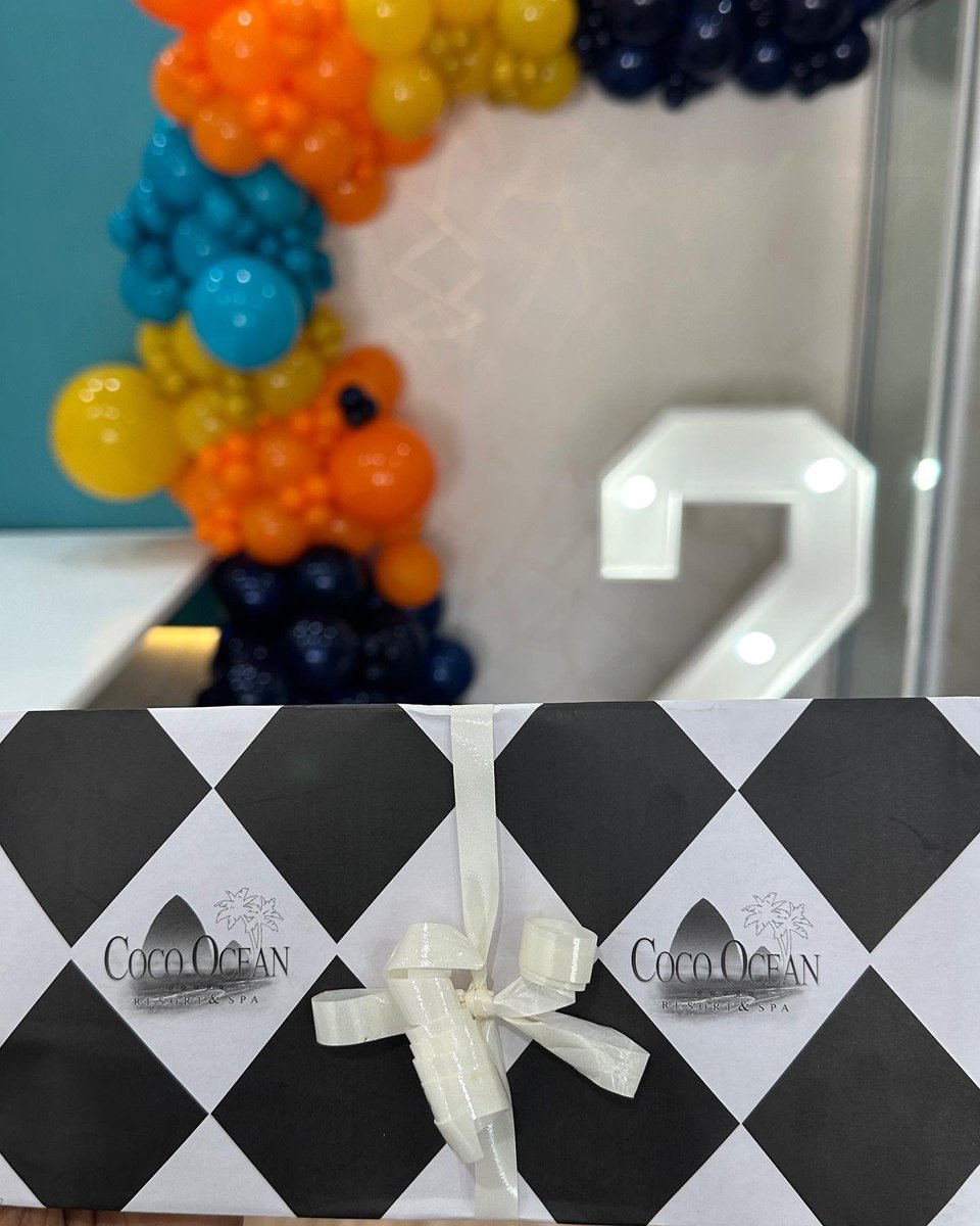 Our week 3 giveaway winner <a href="/ishasumz1/">ishasumz👑</a> stopped by our office to pick up her spa treatment voucher 🎁

Isha will be enjoying a relaxing hammam &amp; massage from <a href="/cocooceangambia/">Coco Ocean</a> 

#fatimanandco #2yearanniversary #giveaway #marketing #publicrelations #branding #management #gambia