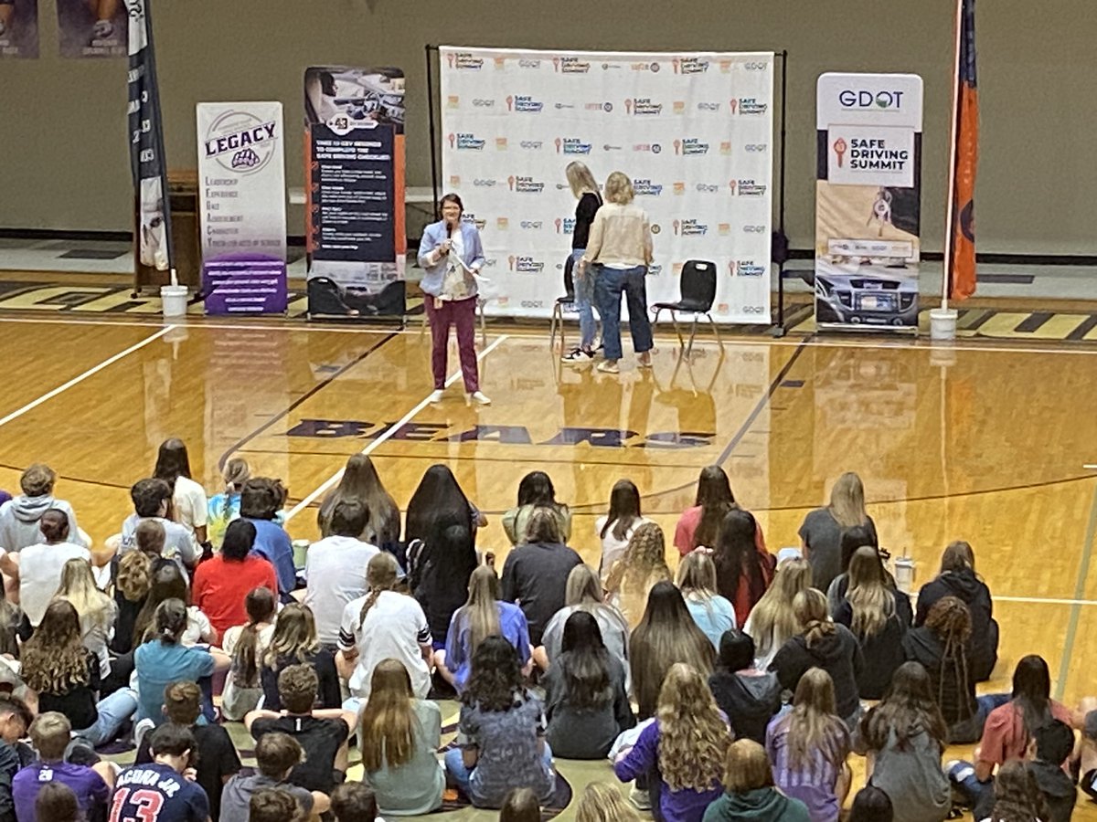 GADeptofTrans's tweet photo. Happening Now:  GDOT and @lutzie43 sharing info at the #safedrivingsummit with   @HallcoCBHS students about the importance of staying safe and avoiding distractions when on the road. #ArriveAliveGa

@GDOTNE https://t.co/MyiGLr1dfv