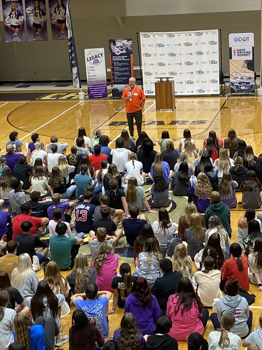 GADeptofTrans's tweet photo. Happening Now:  GDOT and @lutzie43 sharing info at the #safedrivingsummit with   @HallcoCBHS students about the importance of staying safe and avoiding distractions when on the road. #ArriveAliveGa

@GDOTNE https://t.co/MyiGLr1dfv