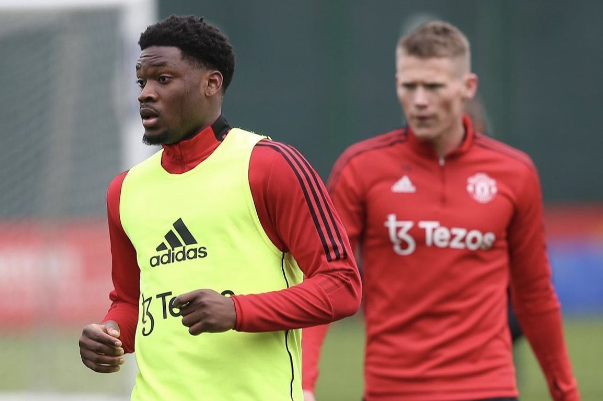 Luton Town are set to sign Teden Mengi from Manchester United, deal agreed as <a href="/RyanTaylorSport/">Ryan Taylor</a> reported. 🟠🤝🏻

Permanent transfer for Mendi who’s set to undergo medical tests soon.