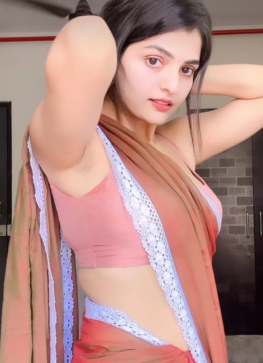 सोचते ही रहे पूंछेगें तेरी आंखों से ऐ सनम
        ❣️
किस से सीखा है हुनर दिल में उतर जाने का