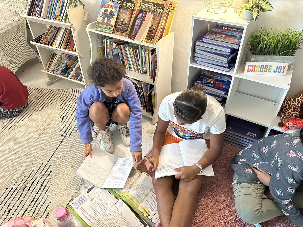 MrsScottWBMS's tweet photo. 5th grade peer conferencing at its best! #co-teachingfun! @FultonCoSchools @FultonZone7 @nikkoleflowers1 @pwright1717 https://t.co/Ha5XzXTjCa