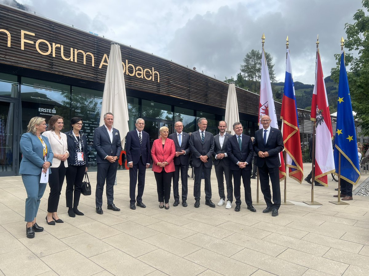 JegirKH's tweet photo. A warm welcome to Mr. President, @vanderbellen and Ms. President @nmusar and all high officials to the @forumalpbach - looking forward to the opening of the Austria in the Europe Days!
- @FANofAlpbach, @ClubAlpbachIraq
#CAIraq #FANof #EFA23 #BoldEurope https://t.co/2dakx2Zx10