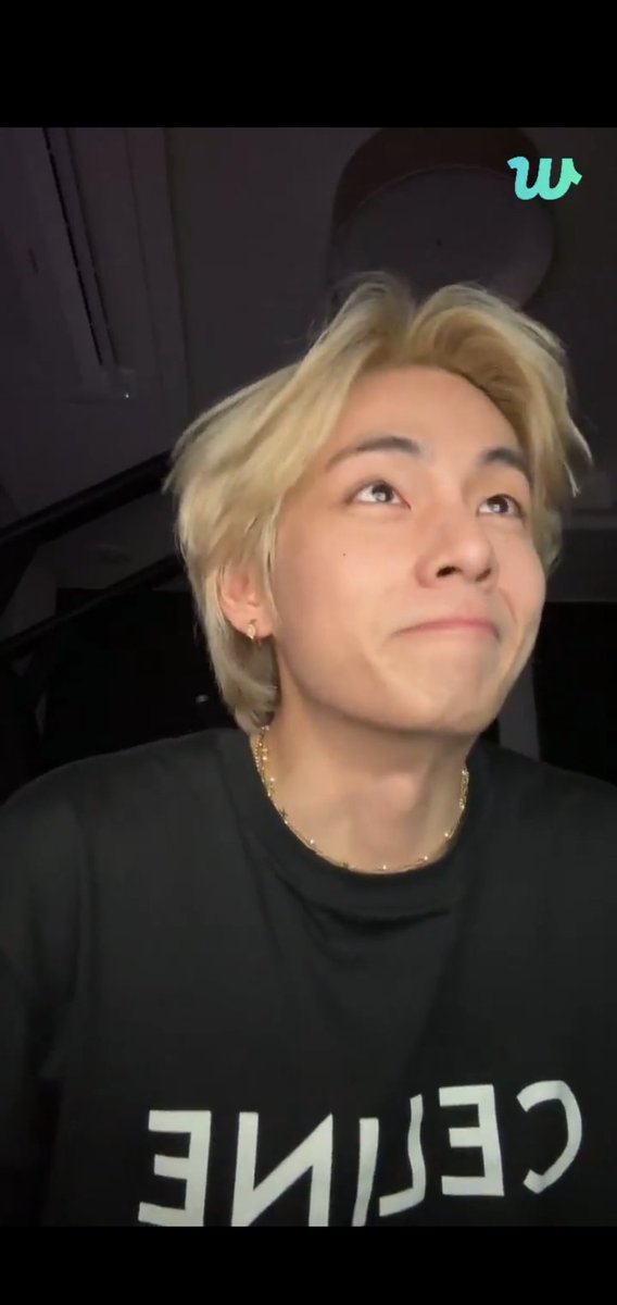 Momshie_Cha26's tweet image. 3 live in 1 day💜💜💜

RM- Weverse
Taehyung- Wevers
Jk- Tiktok

#Bts_Live #BTSARMY