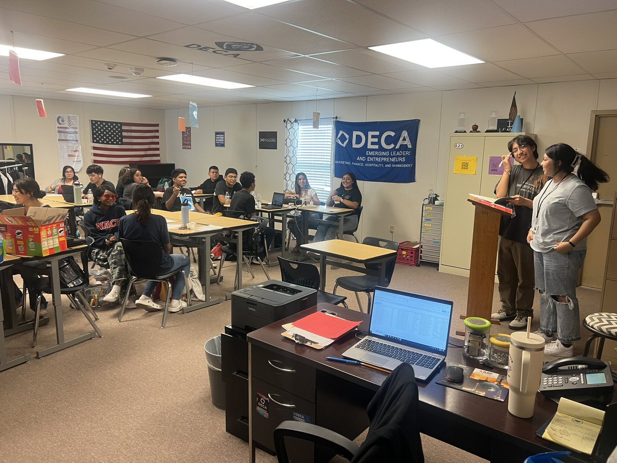 DECAlionsCHS's tweet photo. Yesterday we had a successful DECA meeting! President, Leanne, and vice-president, Julio, demonstrate to DECA what to expect in the upcoming competitions! https://t.co/946W4hct5Z
