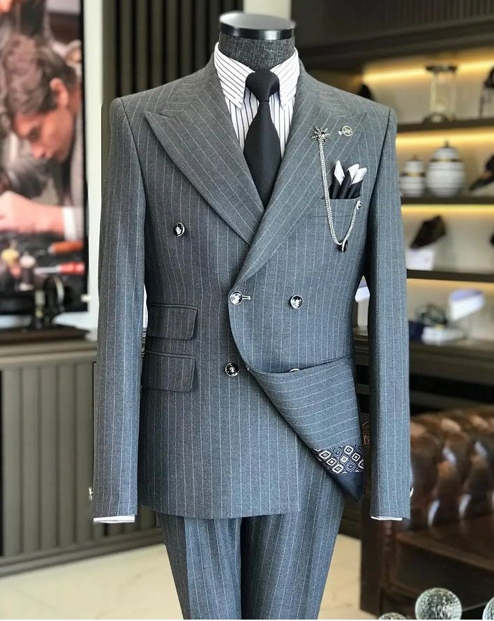 NittoFashions's tweet photo. Life is Hard. No
Don't complicate Life
Wear a Good suit Instead
Pure Wool💯 https://t.co/mJZEcle7st