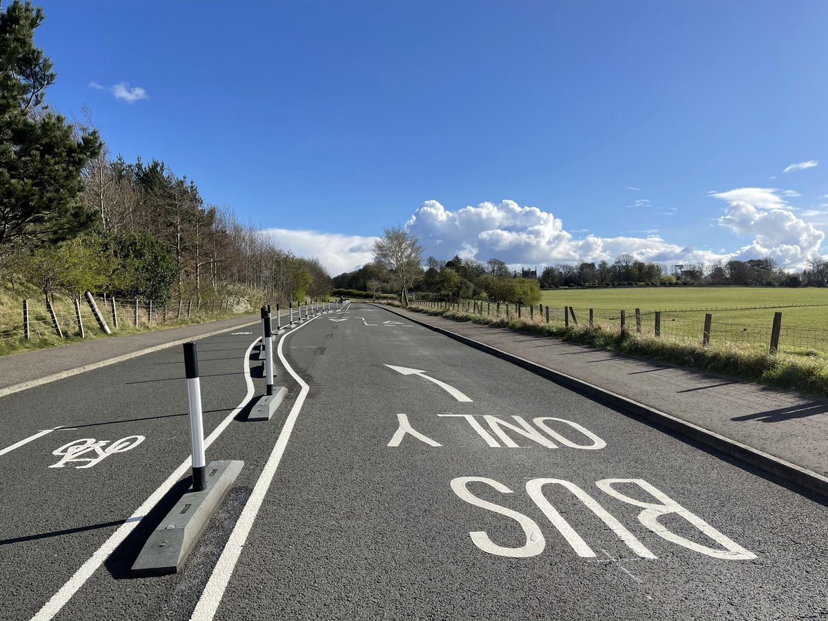 BoardwalkBeach's tweet photo. @CllrScottArthur @edinhelp @edinhelp @CllrScottArthur Can 140 bollards be removed on Silverknowes Road as GBP140,000 wasted on installation and very little usage of dangerous cycle lane and crazy road layout! #reopensilverknowesroad #edinburgh # https://t.co/hZ8HeBWz03