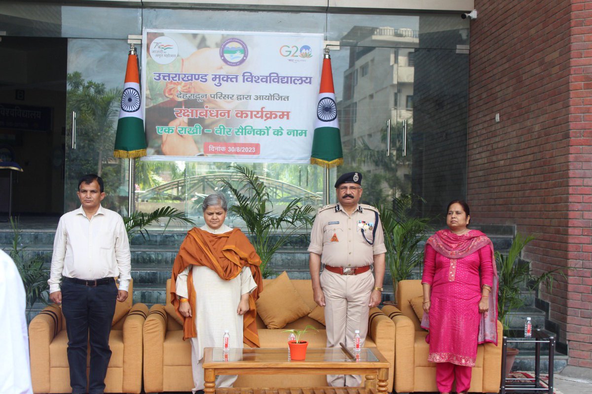 crpfddn's tweet photo. When you are with us, We @crpfddn know that we have nothing to fear because our biggest is with us. Thanks for all your support and confidence in us. #HappyRakshaBandhan #Jaihind https://t.co/4zL0d4JHkW