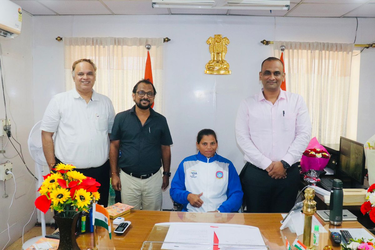 Felicitated Miss Pooja Ojha who won the Silver Medal at the ICF Canoe Spirit & Paracanoe World Championship 2023 held in Germany, at O/o SSRM Airmail Sorting Division office, Mumbai