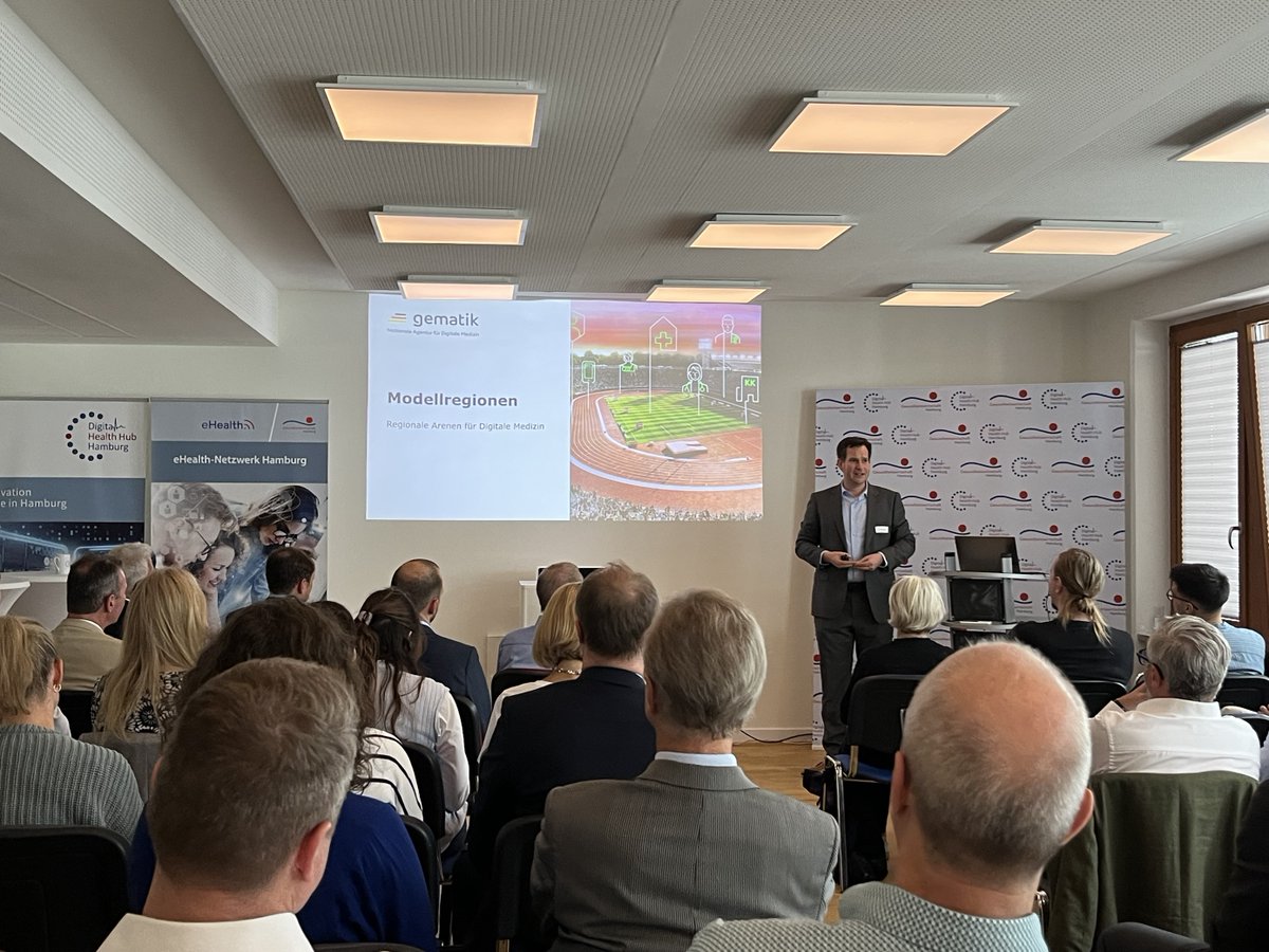 gematik1's tweet photo. Nach der Aufbauphase geht es nun in der ersten Modellregion für digitale Gesundheit richtig los. Unsere Kolleg:innen treffen sich heute mit Vertreter:innen der Region Hamburg &amp; Umgebung zum Auftakt und tauschen sich zu den Plänen der kommenden Monate aus.
#Digitalisierung https://t.co/9QthyPKScm