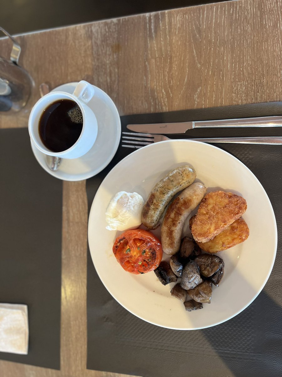 TravelwithTim1's tweet photo. It meant an amazing couple of nights with @SunbornGib who welcomed me and helped me #relax as soon as I came from the #airport. #Beautiful room, #pool and #food, but it was the staff that really make this place 5*! https://t.co/fYd3PwwEse