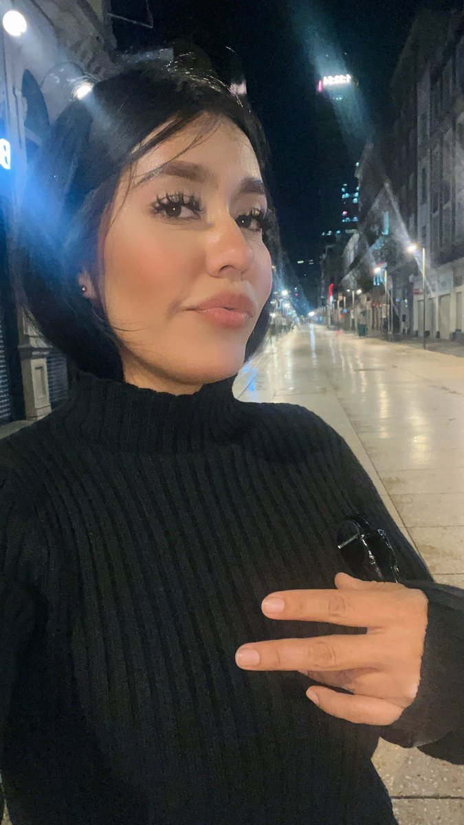 Lapompiss's tweet photo. Terminando de la trabajación 🇲🇽♥️🙌🏻🥰. https://t.co/LPbG2UkWjs