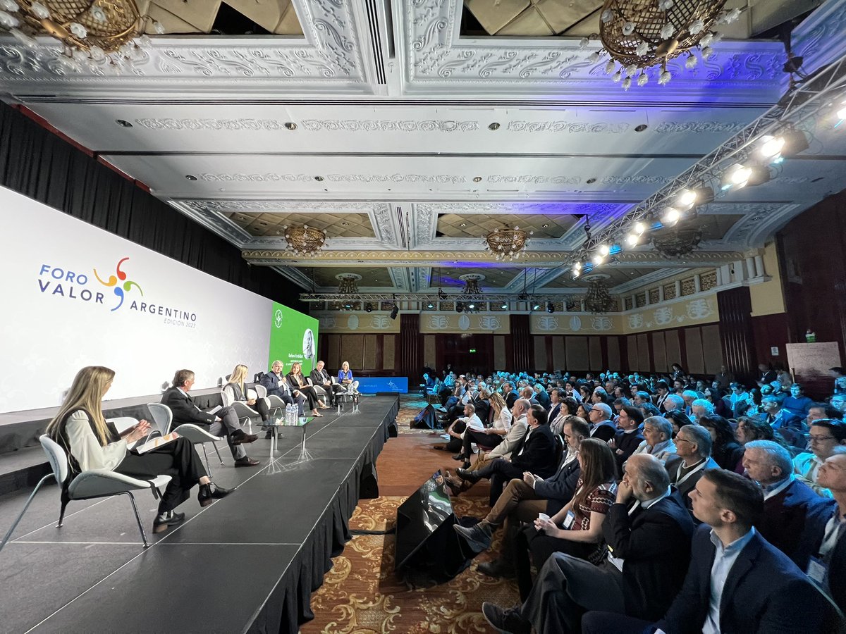 El presidente <a href="/LauciricaElbio/">Elbio Laucirica</a> junto a la Secretaria de la Mesa de Juventudes de CONINAGRO, Bárbara Errobidart, participan del panel “Asociativismo en el escenario actual: Potencialidades de la economía social argentina en la búsqueda del bien común” 

📍Foro <a href="/ValorArgentino_/">Valor Argentino</a> 2023