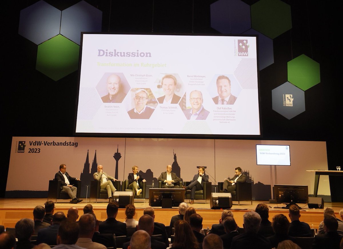 Die Stadt @duisburg_de steht für die Herausforderungen des gesamten #Ruhrgebiet|s: #Haniel, #Gebag und #urbanezukunftruhr zeigen, wie sich unterschiedliche Akteure in gesellschaftliche und (wohnungs-)wirtschaftliche Transformationsprojekte einbringen können #verbandstag #vdw