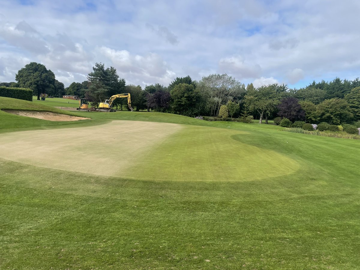 ryan_oliver1's tweet photo. Greens Top Dressed to start Part 2 of Phase 2. 8 tonnes applied to 19 Greens and brushed in, more to be applied as and when needed. @CottinghamParks https://t.co/uA9Br8MAZV