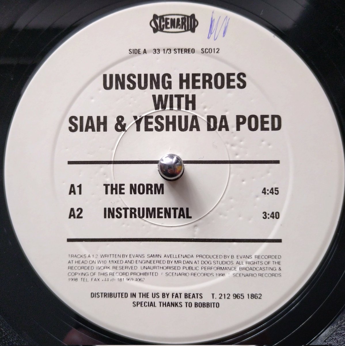 Listening through my record collection, day 50.

Back from paternity leave! Kicking off with records that I found lying outside of their usual place on my shelves. Then back to the regular program. First one is a UK-US collabo.

<a href="/YESHNYC/">yesh</a>

#vinylcollection #90sHipHop #UKHipHop