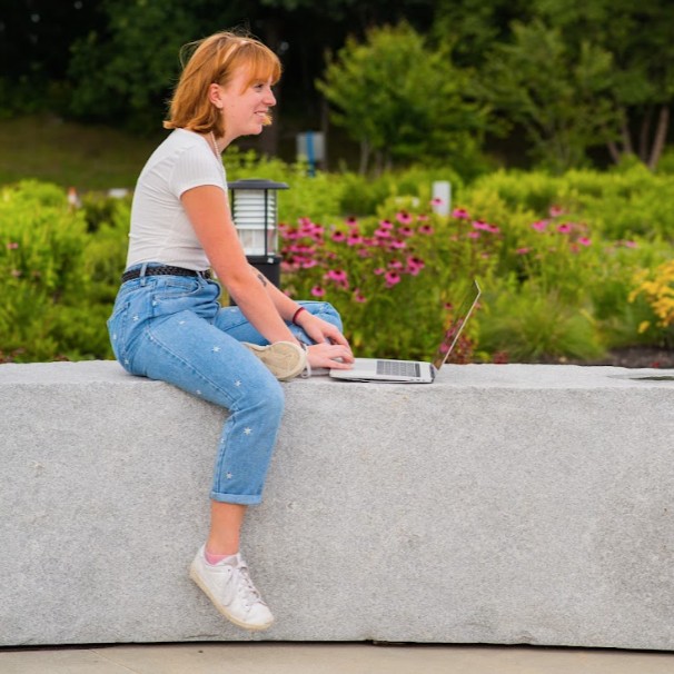 Happy first day of classes to our #NewNoreasters! We hope you have a wonderful fall semester. Best of luck! 💙 

#UNE #fallsemester #college