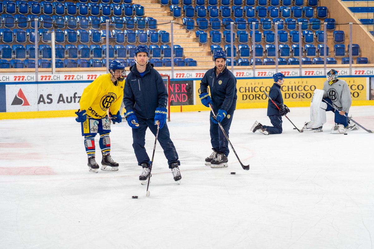 HCD_offiziell's tweet photo. #HCDNachwuchs | 🏒🔛 An kommendem Wochenende starten die Juniorenteams in die neue Saison. Mehr dazu auf https://t.co/x5kaDELeO3.
Wir wünschen guten Start und #HoppHCD! 🔵🟡 #zämahcd https://t.co/E8qxUoZkU1