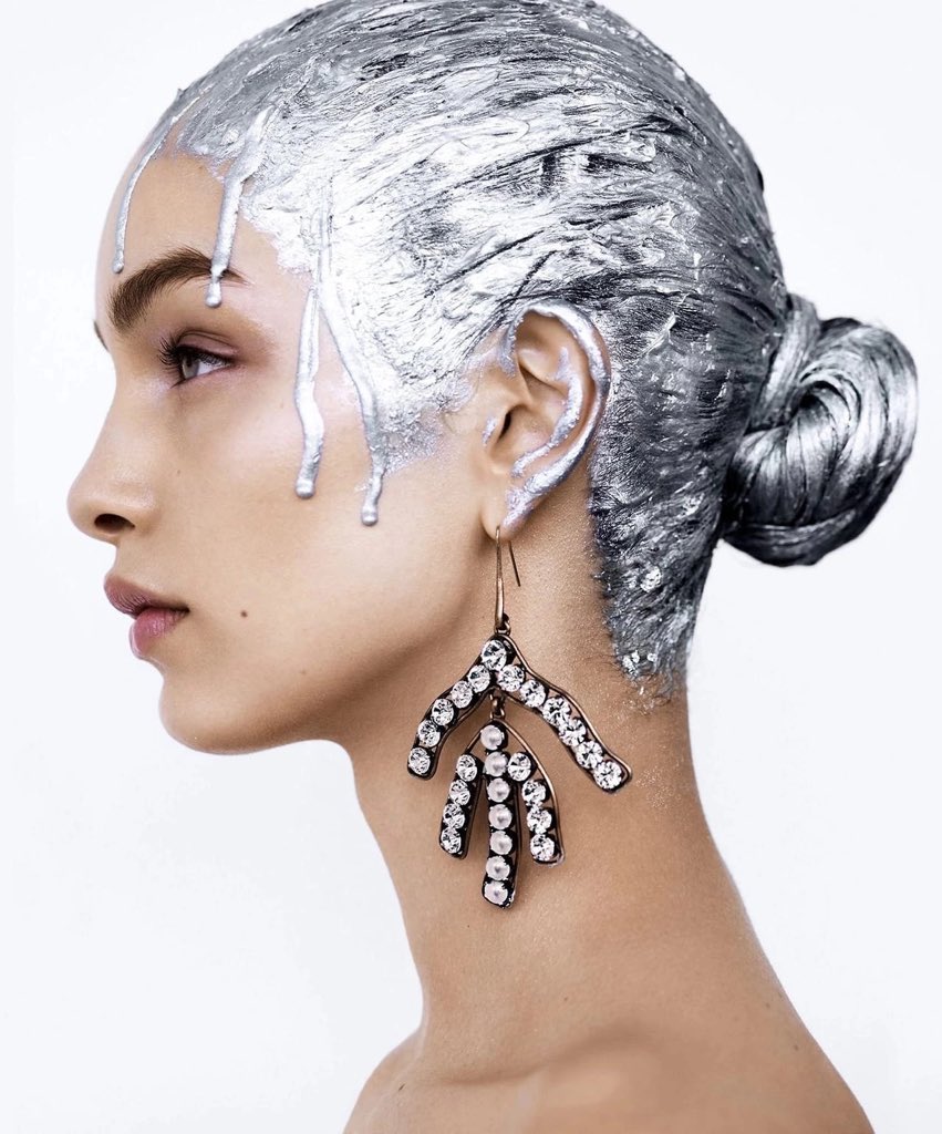 worlds_moda's tweet photo. #editorialsWM (2/2)

#HARPERSBAZAARUS,
August 2017.
By #KennethWillardt

#LumaGrothe https://t.co/Wwy4TneEC0