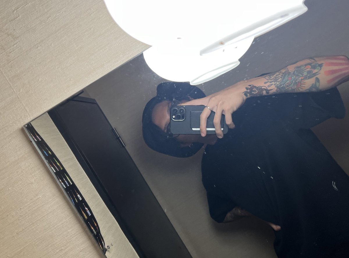 忙しかった、ただいま！
本日27歳になった滑り込み〜カートコバーンがショットガンで自分を殺した歳か、劇的な1年にしたい。

とりあえず今年は120ペニンシュラ立ち上げたいな。内装的に淡水もいいなと思うフシあり。悩むね😆