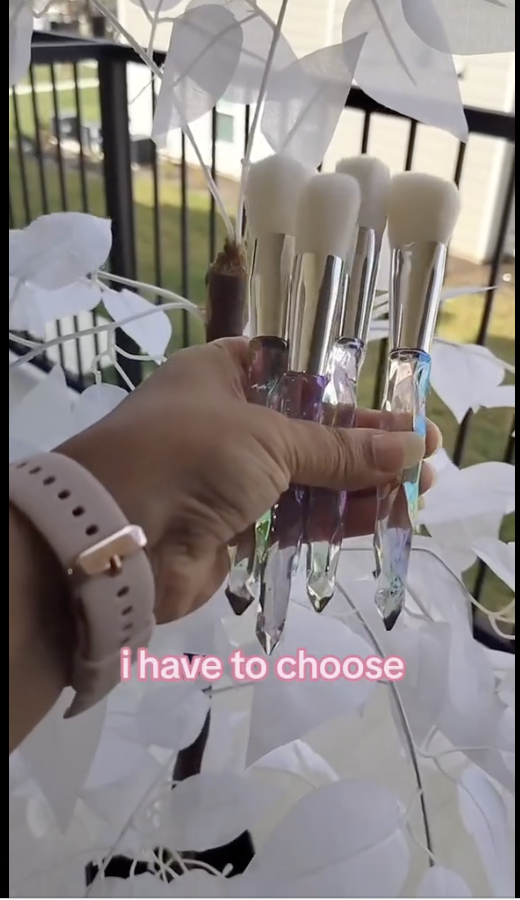 avanabeautyusa's tweet photo. Check them out on my website. 🩷 📷 your support means everything to me 📷 #makeup #beauty #brushset #fyp #minklash #smallbusiness #avanabeauty
https://t.co/vwSstP6An1 https://t.co/o8Mx6MVgGF
