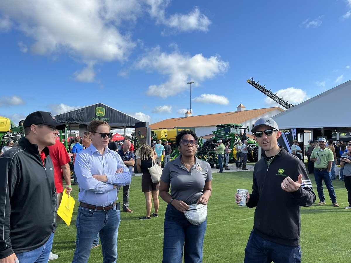 Chris Riley tweet media