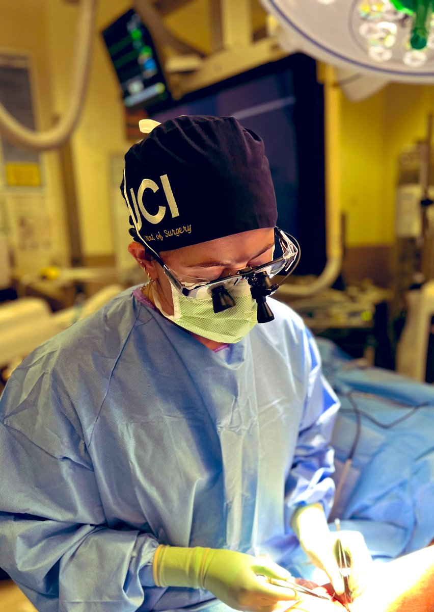 Showing extreme focus at all times. Super ⭐️<a href="/april_carlson11/">April Carlson</a>. <a href="/UCISurgery/">UCI Surgery</a> <a href="/UCIVascularSurg/">UCIrvine Vascular Surgery</a> #vascularrocks