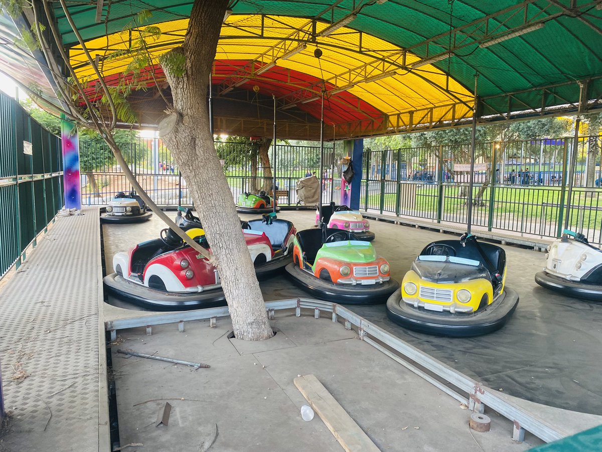 CoastersWide's tweet photo. Shimon Perez Park Is a tiny set of amusement rides that form part of a lager entertainment complex located in South East of Tel Aviv. The Dodgems here are unique as they are modified to fit existing trees. #RollerCoaster #AmusementPark #WWCOnTour #CredLife https://t.co/W4eIKpQkD3
