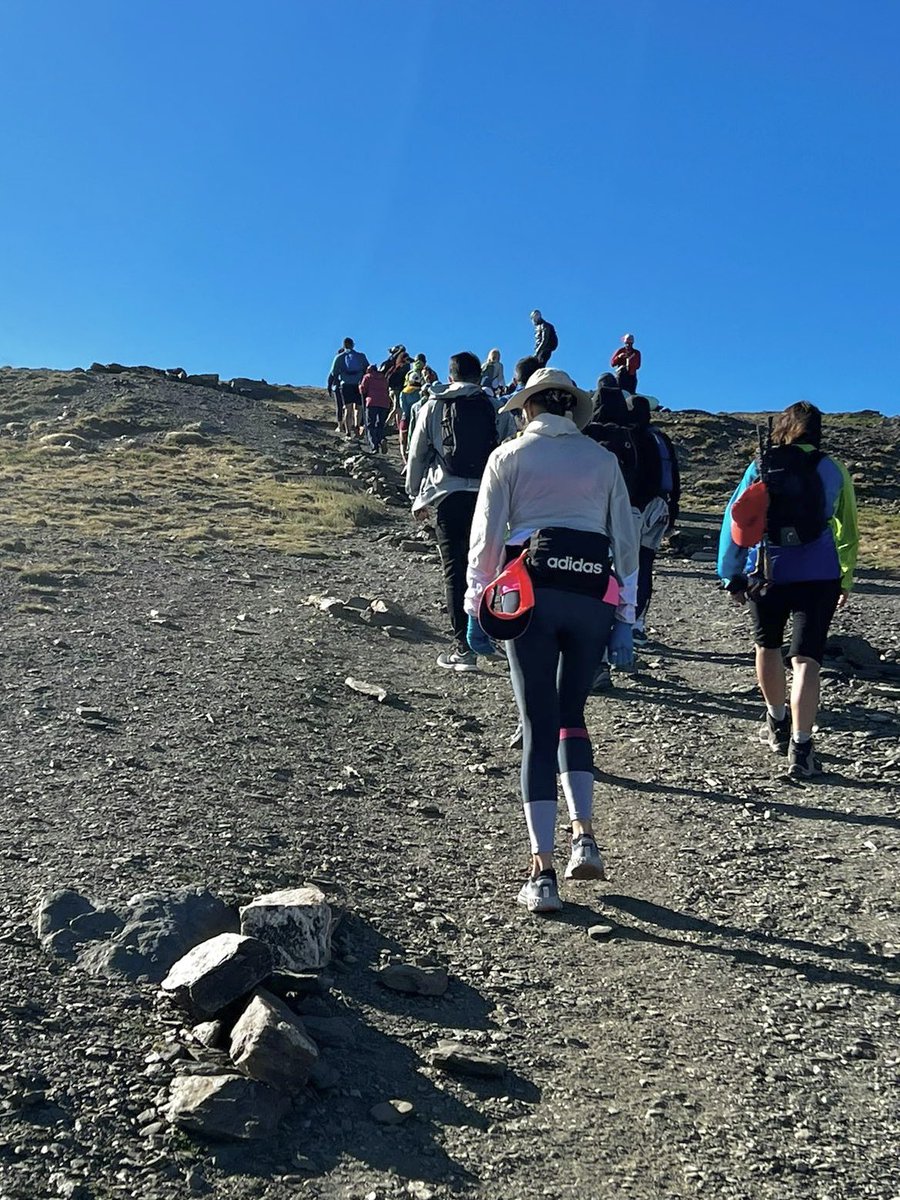 Alcala_la_Real's tweet photo. #AlcalálaReal
Un grupo de de 40 personas han subido hoy hasta el pico del Veleta en Sierra Nevada. Se trata de una actividad organizada por el Club Sierra Sur con la colaboración del área de Deportes del Ayuntamiento de Alcalá la Real. https://t.co/G9fd3GgqEj