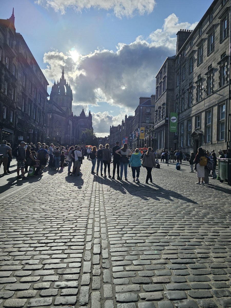WAShowstoppers's tweet photo. A fantastic Fringe trip for Performing Arts. 2 days, 14 shows with a music and drama itinerary. Can't wait for next year! https://t.co/wRxz8YmC18