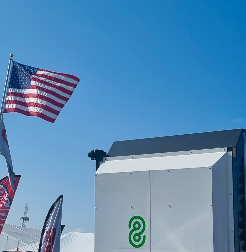 ecorobotix's tweet photo. 🚨 News from Illinois!
We've been holding it down at @EdneyCo booth at the @FPShow since yesterday and we'll be here until tomorrow. 🇺🇸
Drop by and say hi to Claude and José! 😍
#ARA #FarmProgressShow #FarmShowFun #MeetClaudeAndJosé #EcorobotixUSA https://t.co/6XULgrWo6J
