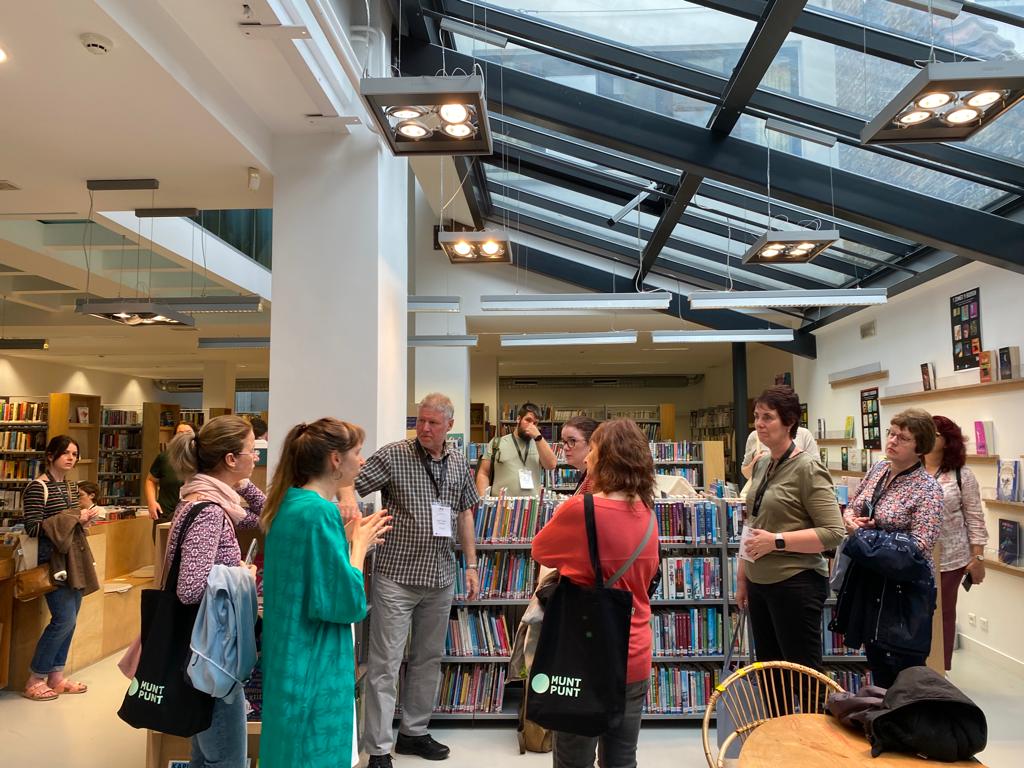 ADELE_EU2022's tweet photo. On Day 1, participants had a guided tour of the House of European History's temporary exhibition 'Throwaway' ๐ช๐บ and the local library Bibliotheek Sans Souci Elsene๐.
A busy day filled with inspiring visits! #ADELE_EU https://t.co/780XLLR7lA