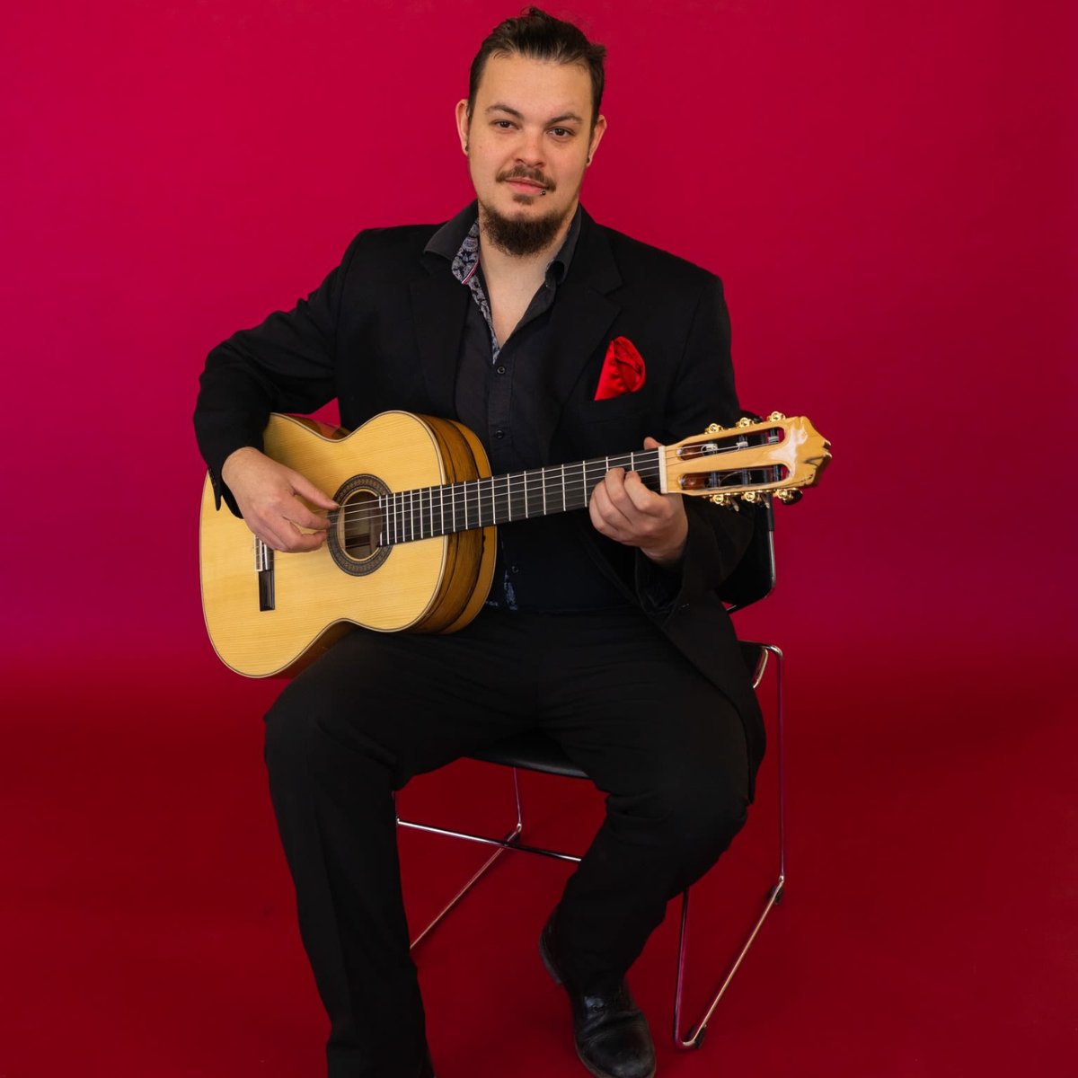 Come out to Giuffre Family Library on September 3 from 3 – 4 pm and watch an outdoor live performance by guitarist Tony Zazula: bit.ly/3svrunX #yycmusic #yycconcerts