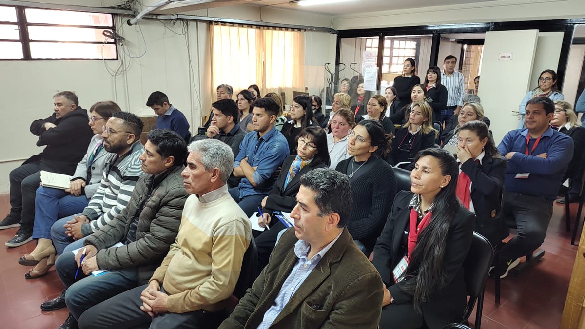 lr_trabajo's tweet photo. 🗣️El equipo de Asesoría Gral de Gobierno encabezado por el Dr. Pedro Goyochea, #capacitaron al personal interno de nuestra Secretaría sobre la #Ley Provincial Nº 4.044 de Procedimiento Administrativo con el objetivo de mejorar la atención y celeridad de los actos administrativos. https://t.co/hLfO6fbZAI