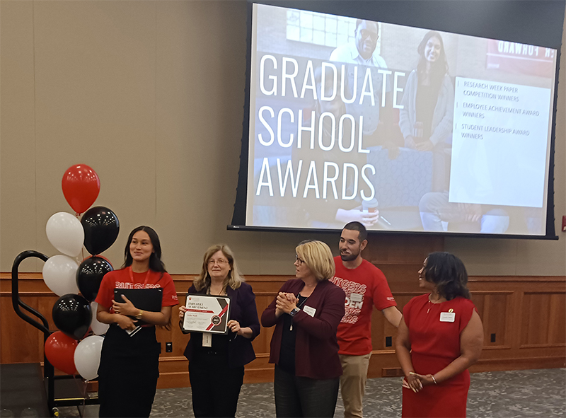 RobesonLibrary's tweet photo. Congratulations to Robeson reference librarian Julie Still who was honored yesterday at the @Rutgers_Camden Graduate School Awards for her "exceptional support for the Graduate School's students and faculty."
#Rutgers #RutgersLibraries https://t.co/2nHEMnUAk3