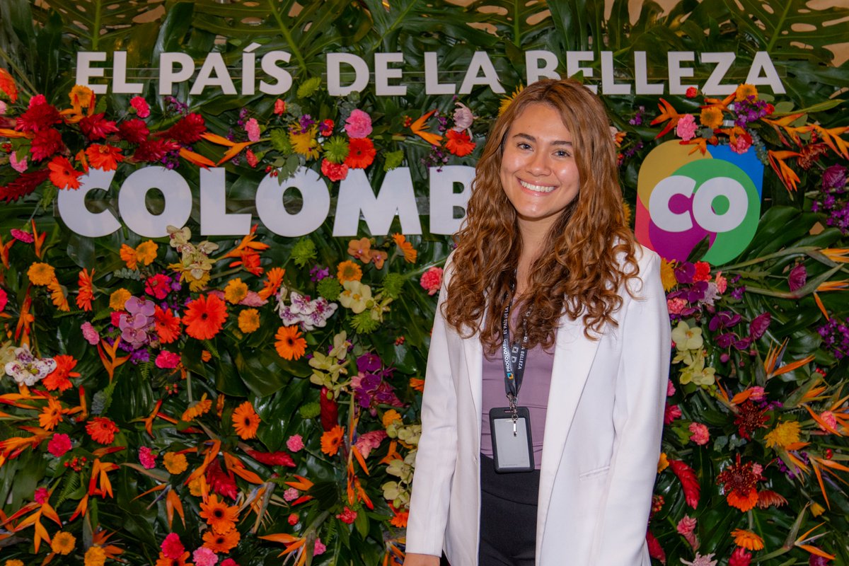CarCaballeroV's tweet photo. Un orgullo que @PROCOLOMBIACO sea galardonada como la ‘Mejor agencia de promoción de turismo de Suramérica’ por los #WorldTravelAwards. Este reconocimiento es resultado de la estrategia que hemos elaborado y la cual ha generado cifras históricas para el turismo colombiano. https://t.co/0yBWbEJhhZ
