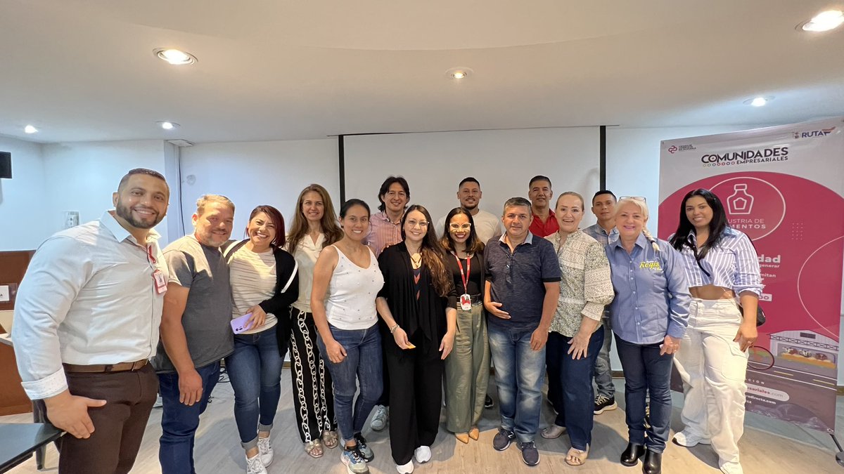 CCBucaramanga's tweet photo. Empresarios #RutaF de la industria de alimentos 🥘 participaron en un núcleo empresarial con el fin impulsar el desarrollo y la competitividad de su sector.
¡Desde la #CCB articulamos y fortalecemos a nuestros empresarios!✨🤩
Conoce más en ➡️ https://t.co/gTdSQX3xAV https://t.co/2NRWCOVRdJ