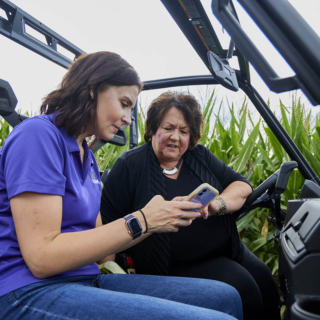 ADMFarmServices's tweet photo. One year ago at Farm Progress Show, we introduced Faces of Food: a series dedicated to those who work tirelessly and through many challenges to produce our food. This year we have new additions to the series, coming soon to our channels. Stay tuned.
#FPS23 #FacesofFood https://t.co/9zWD6LhJ2g