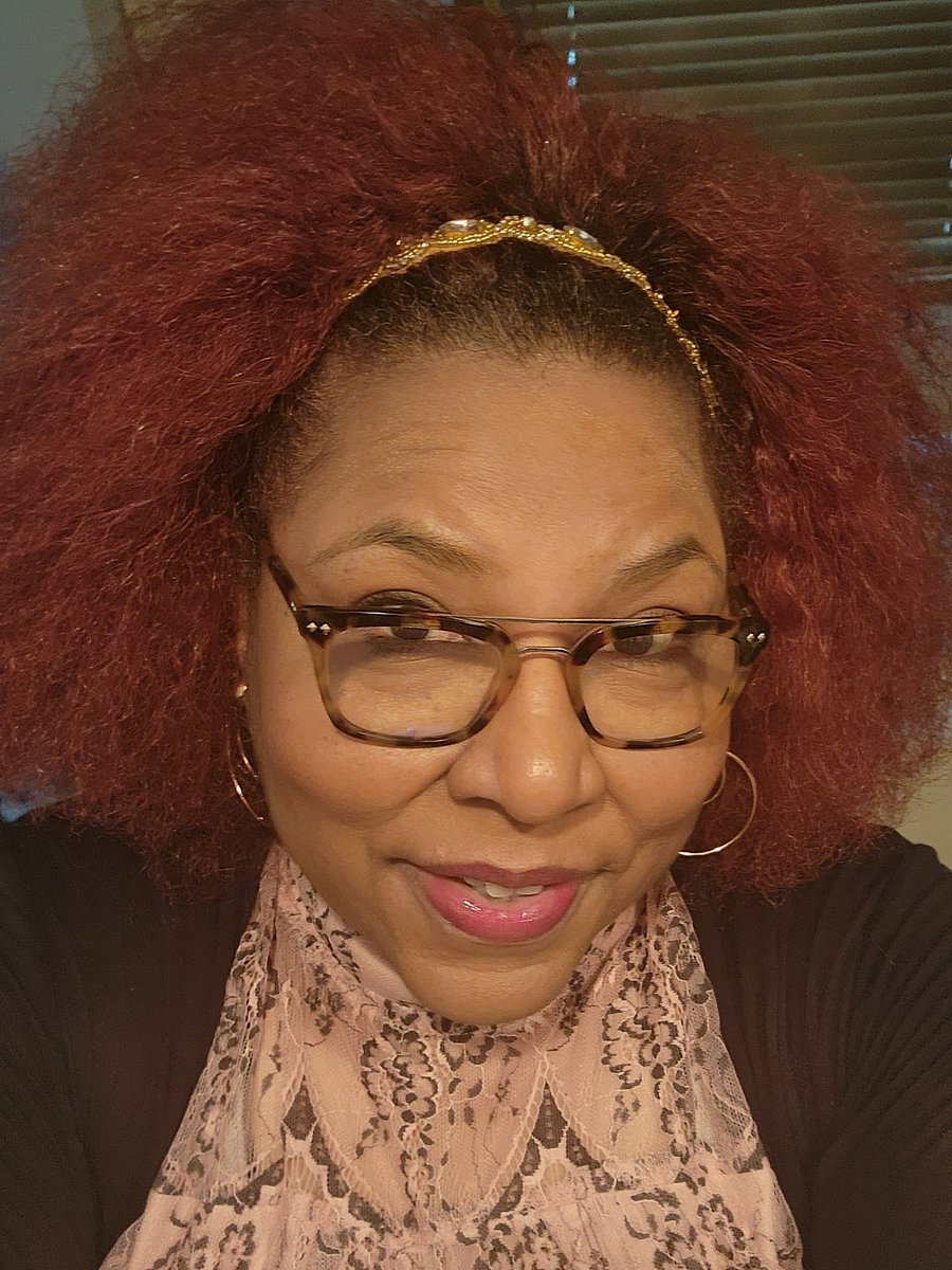 luvngothers's tweet photo. Rise and shine! Did somebody say it's big hair day. #shiftingjoy https://t.co/FToMRx9vi9
