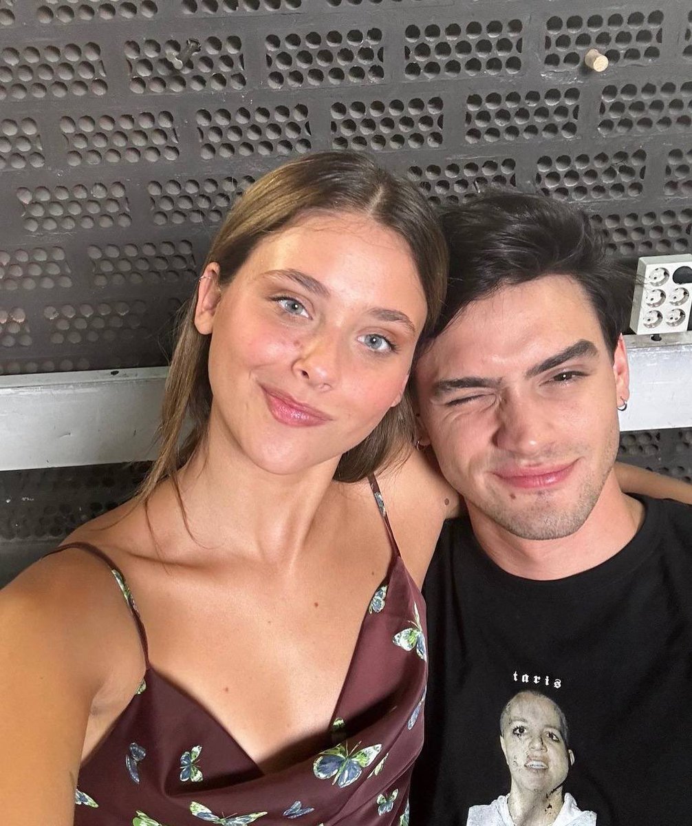 _bionda2002's tweet photo. non è un esercitazione loro sono tornati davvero 😍 le riprese sono iniziate #ColpaTua #ColpaNostra https://t.co/CSnf4p0rnS