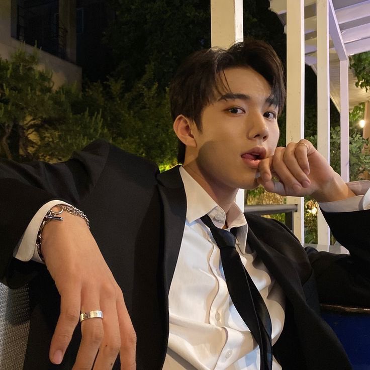 Koreaboo's tweet photo. Happy Birthday to P1HARMONY’s amazing performer, Intak! 🎂
We are wishing you nothing short of an incredible day because you deserve the world. You light up our lives with your smile and talent and we can’t thank you enough ❤️

#탁앙지_생일축하훔냠냠
#HAPPY_INTAK_Birthday https://t.co/CHgC4YgxEW