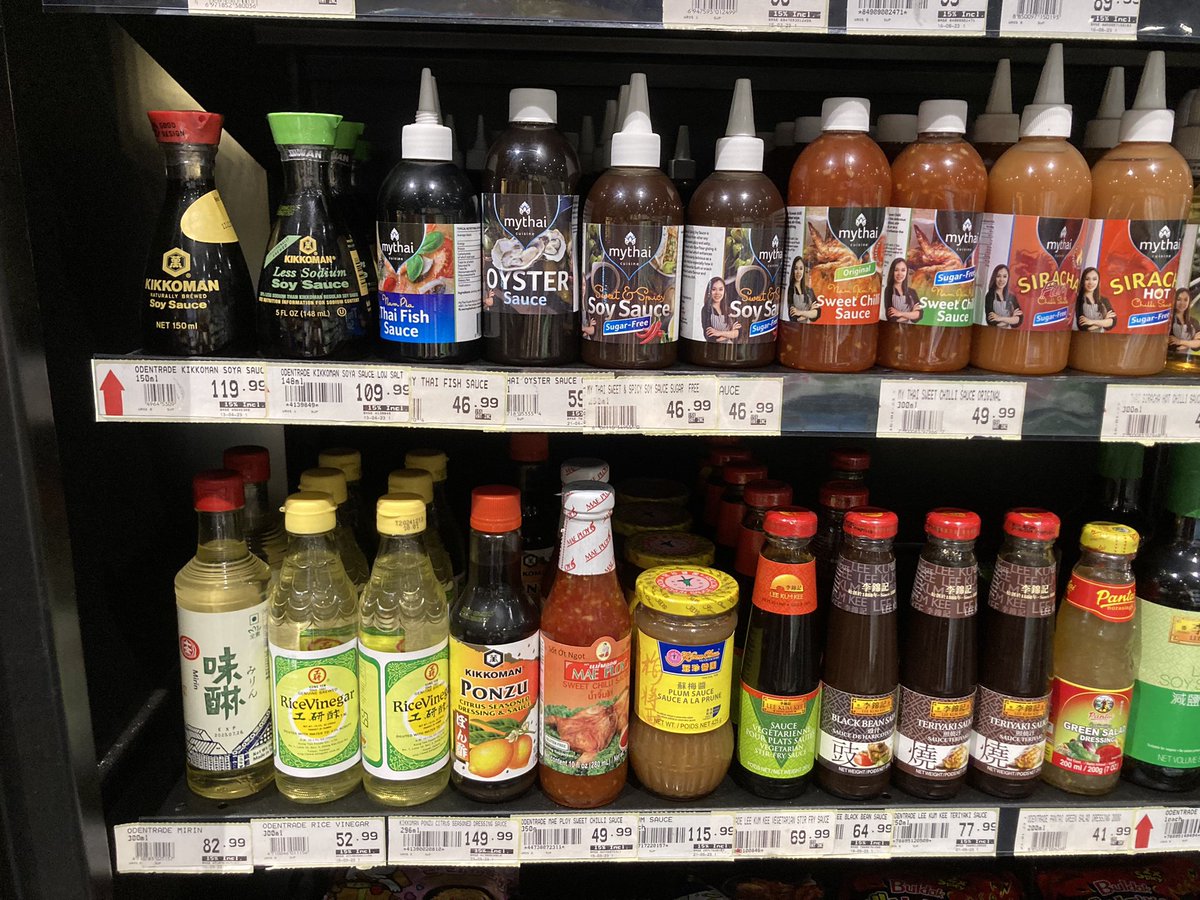 rina_delrey's tweet photo. 南アフリカのスーパーでは、醤油やみりんなど日本の調味料が売られています🥹✨
また、日本語パッケージの海苔やおいなりさんの皮が売られているのにはびっくり😳それほどお寿司文化が広がっているのか🍣！！
#南アフリカ　#海外生活 https://t.co/n1dfTrfLY9