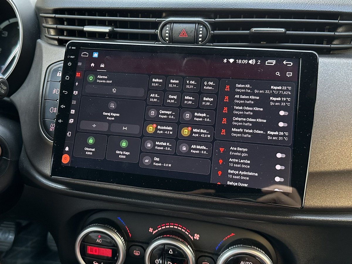 Managing my home from my car, even though I’m 550 km away, thanks to Home Assistant. 🏡🚗

<a href="/home_assistant/">Home Assistant</a>
