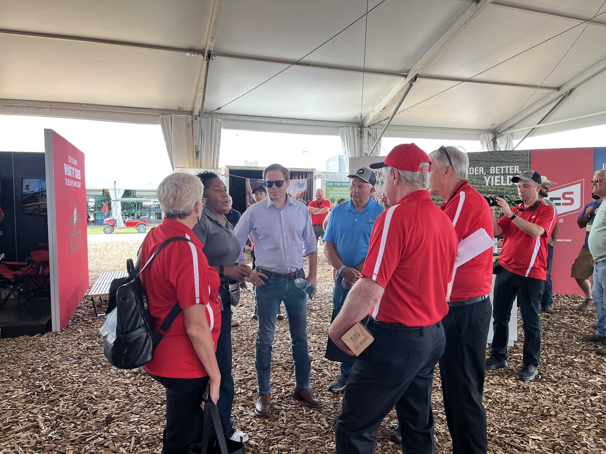 Chris Riley tweet media