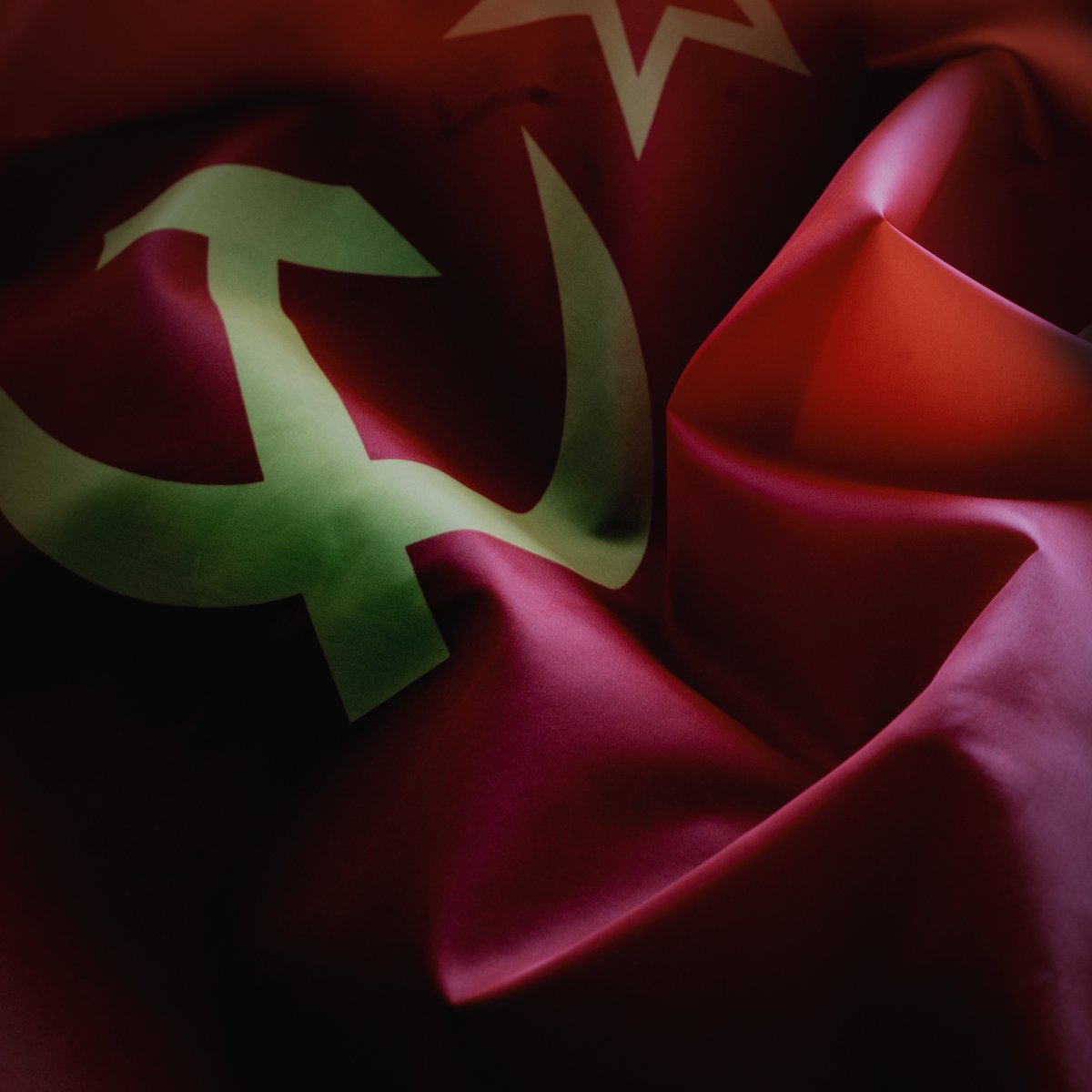 JohnMontDesign's tweet image. Folds